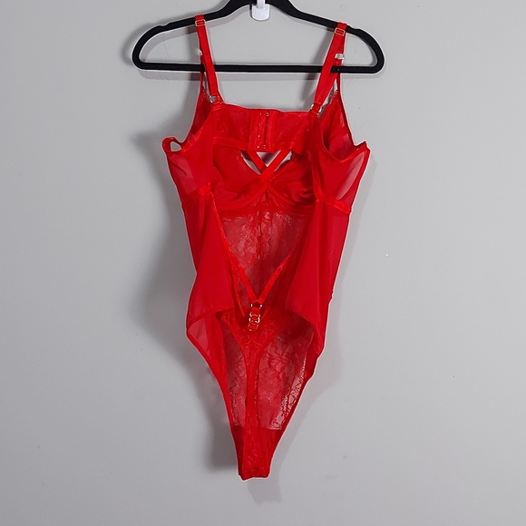 Torrid V-shape Neck Strap Lace Bodysuit Plus Size 2X Red Underwire Cups Chemise - Picture 3 of 5